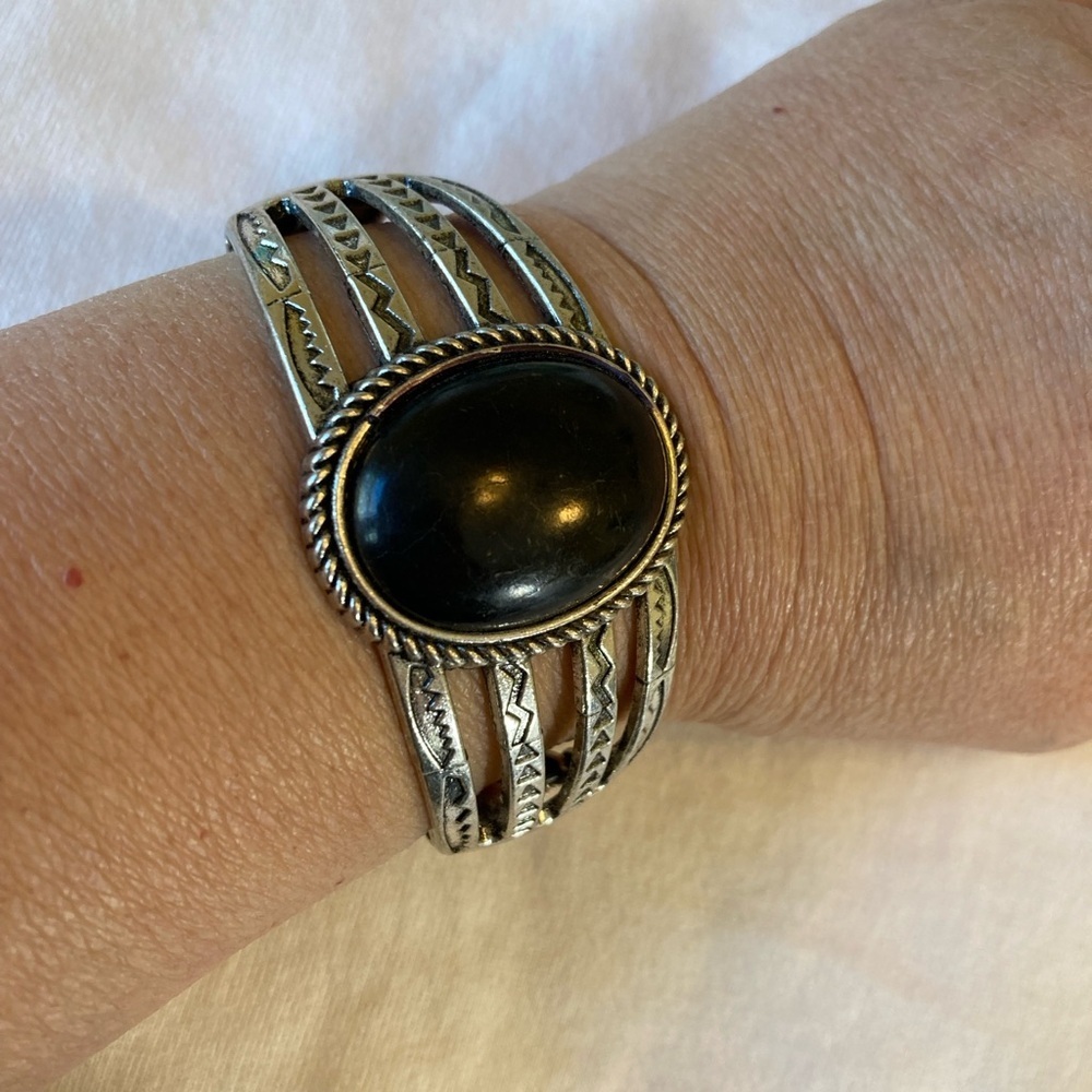Black Stone Ethnic Inspired Hinged Bracelet - Picture 4 of 9